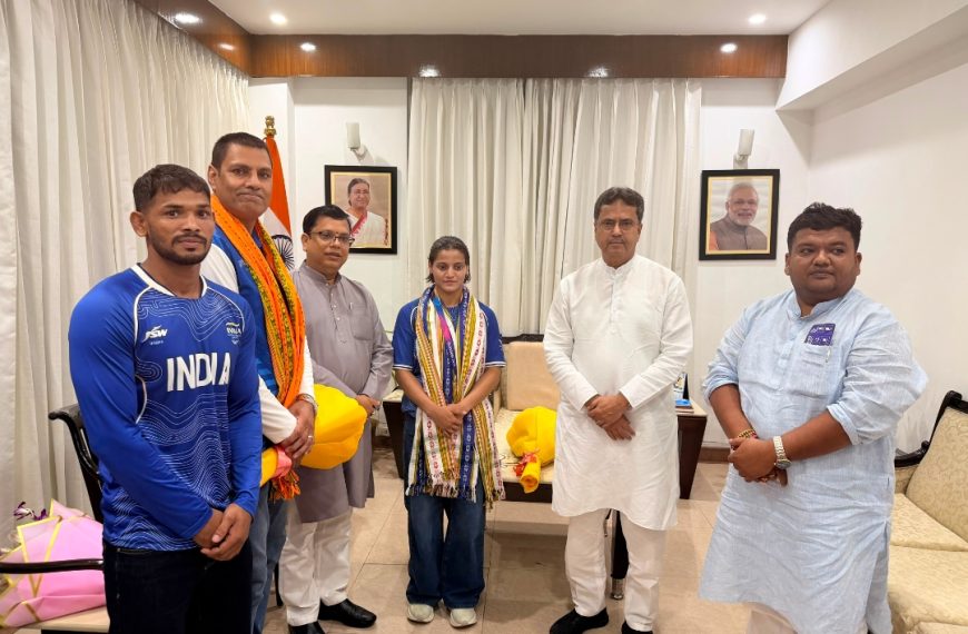 কমনওয়েলথ গেমসে ঐতিহাসিক স্বর্ণজয়ী অস্মিতা দে-কে অভিনন্দন জানালেন মুখ্যমন্ত্রী
