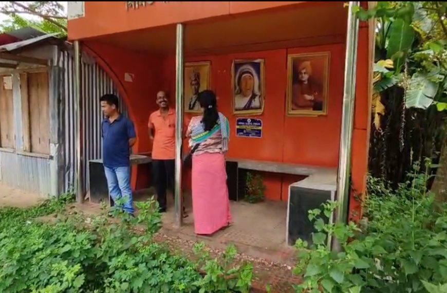 পতিছড়িতে রক্ষণাবেক্ষণের অভাবে বেহাল যাত্রী শেড, দ্রুত সংস্কারের দাবি স্থানীয়দের