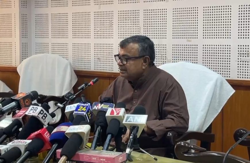 বাম আমলে শুরু স্মার্ট মিটার প্রকল্প আর্থিক অনিয়ম, ঠিকাদারকে ‘অযৌক্তিক সুবিধা’; অডিটে প্রশ্ন ৪২.৭৬ কোটি টাকার: বিদ্যুৎমন্ত্রী