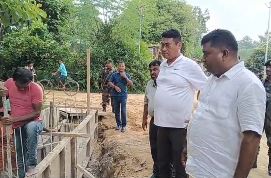 নির্মাণকাজে ইঞ্জিনিয়ারের অনুপস্থিতি, ক্ষুব্ধ মন্ত্রী বিকাশ দেববর্মা