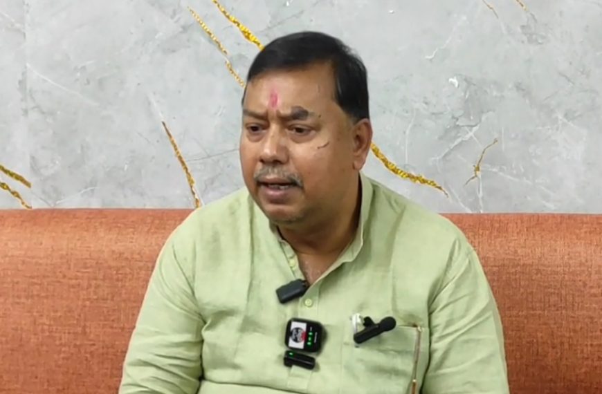ডিওয়াইএফআই – এর ১৫ আগস্টের রক্তদান কর্মসূচি নিয়ে বিতর্ক, মানিক সরকার ও সিপিআইএমকে কড়া আক্রমণ রামপ্রসাদ পালের