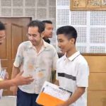 নীট-এ তপশিলি উপজাতি বিভাগে শীর্ষস্থানাধিকারী জুয়েল ত্রিপুরাকে সংবর্ধনা প্রদ্যোতের