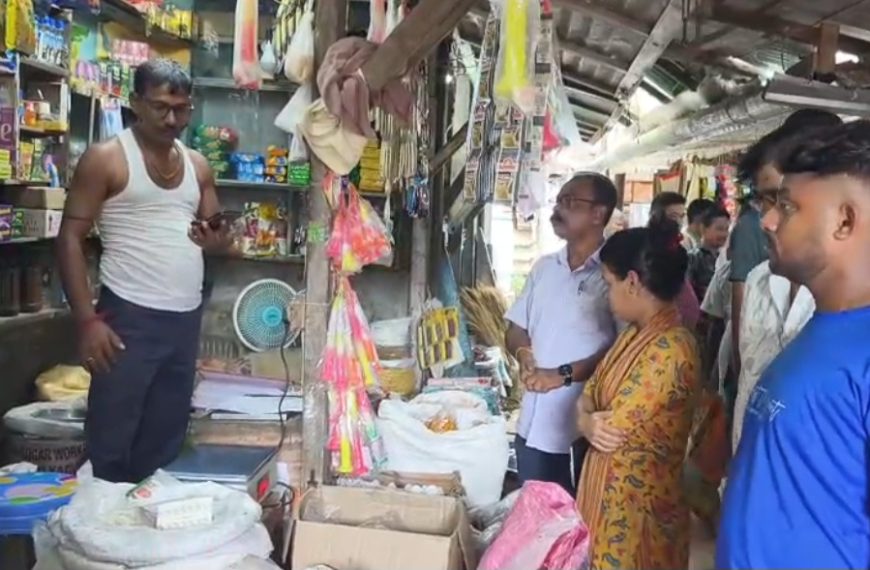 উদয়পুর চকবাজারে প্রশাসনের অভিযান, উদ্ধার মেয়াদ উত্তীর্ণ খাদ্যসামগ্রী