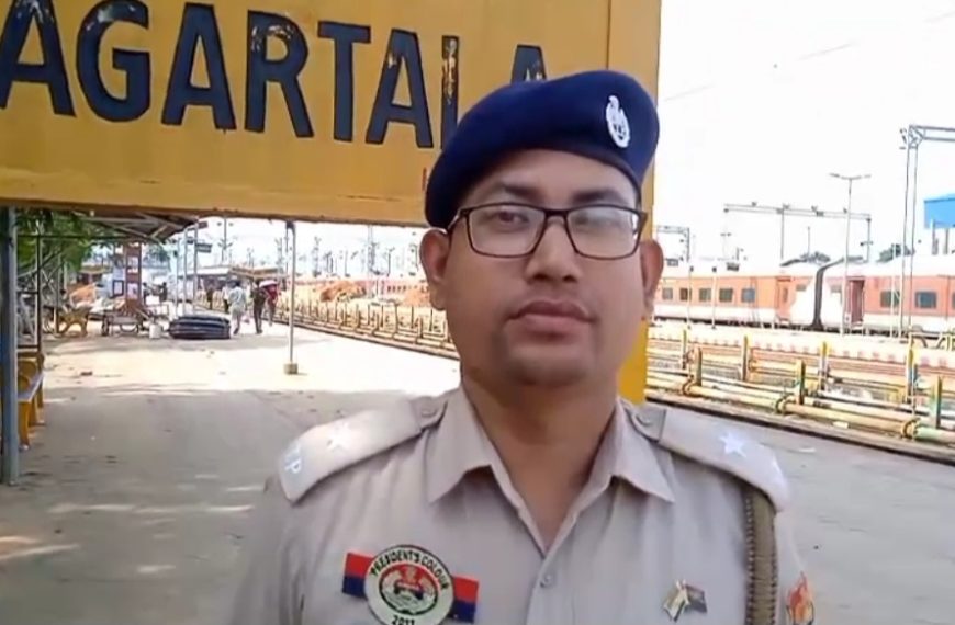 আগরতলা রেলস্টেশনে ১০.৩৪০ কেজি গাঁজা উদ্ধার, গ্রেফতার যুবক