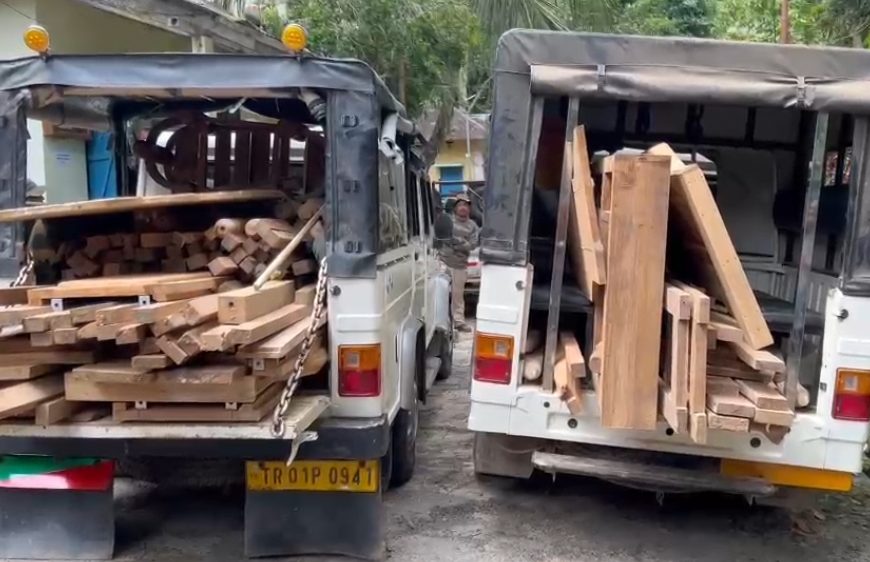অবৈধ ফার্নিচার কারখানায় বন দফতরের অভিযান, ঘনিয়ামারায় উদ্ধার বিপুল কাঠ ও তৈরি আসবাব