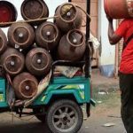 বাণিজ্যিক এলপিজি সিলিন্ডারের দাম ২০০ টাকারও বেশি কমাল তেল বিপণন সংস্থাগুলি