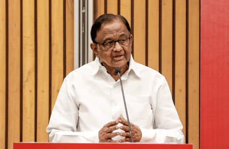 ইসিআই-এর মতপার্থক্য নিয়ে বিতর্ক: কমিশনের সিদ্ধান্ত পর্যালোচনা ও এসআইআর স্থগিতের দাবি চিদম্বরমের