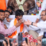 জারাঙ্গে পাটিলের অনশন প্রত্যাহারে স্বস্তি ফড়নবিশের, ১৩ দাবির ১২টিই মেনে নেওয়া হয়েছে বলে দাবি