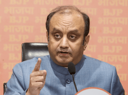 ‘সেনাবাহিনীকে অপমান করা ছাড়া আর কিছুই জানে না’: রাম মন্দির ট্রাস্টের সিইও নিয়োগ নিয়ে রশিদ আলভির মন্তব্যে কংগ্রেসকে নিশানা বিজেপির