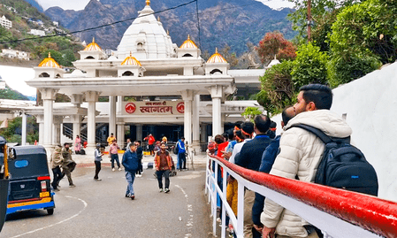 জম্মু-কাশ্মীরের কাটরা হেলিপ্যাড টার্মিনালে আগুন, আংশিক ক্ষয়ক্ষতি