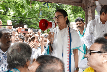 বাংলাদেশ-সংক্রান্ত মন্তব্য নিয়ে মমতার বিরুদ্ধে দায়ের পিআইএল খারিজ করল কলকাতা হাইকোর্ট