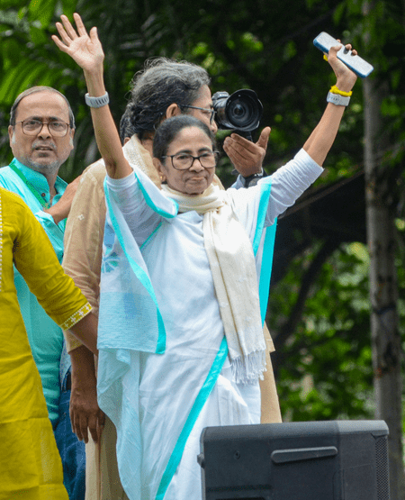 শ্রীরামপুরে মমতার সভায় হাইকোর্টের শর্তসাপেক্ষ অনুমতি, সর্বাধিক ১,০০০ জনের জমায়েত