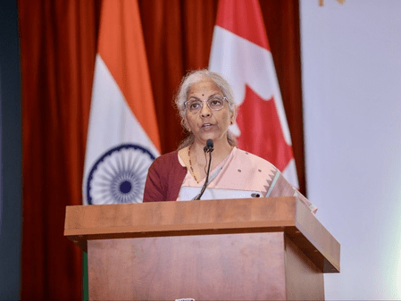 বিশ্বের ধাক্কা সামলেও ভারতের প্রবৃদ্ধি ধরে রাখতে রাজ্যগুলির গুরুত্বপূর্ণ ভূমিকা: নির্মলা সীতারামন