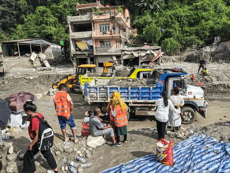 নেপালে আকস্মিক বন্যায় মৃতের সংখ্যা বেড়ে ১,১১৪, নিখোঁজ প্রায় ৪ হাজার