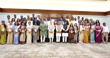 জাতীয় শিক্ষক পুরস্কারপ্রাপ্তদের সঙ্গে মোদির সাক্ষাৎ, উদ্ভাবনী শিক্ষাপদ্ধতি ও পড়ুয়াদের আত্মবিশ্বাস নিয়ে আলোচনা