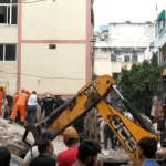 দিল্লির সত্য নিকেতনে বহুতল ভবন ভেঙে বিপর্যয়, ধ্বংসস্তূপে বহু পড়ুয়ার আটকে থাকার আশঙ্কা