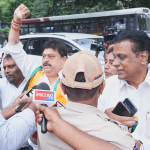 ফি রিইম্বার্সমেন্ট বকেয়ার দাবিতে বিক্ষোভ, তেলেঙ্গানায় বিজেপি সভাপতিকে আটক