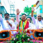 দ্বিতীয় দফার পুরভোট প্রচারের শেষ দিনে জয়পুরে রোড শো রাজস্থানের মুখ্যমন্ত্রীর