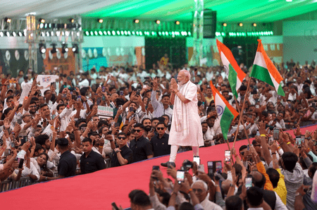 ‘এক-দু’টি ট্রেন, তারপর সারা বছর ঢাকঢোল’: পুরনো ও বর্তমান রেল পরিকাঠামোর তুলনা মোদির