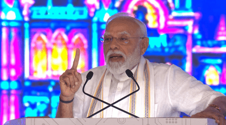 গুজরাটে বিরোধীদের কটাক্ষ মোদির, বললেন—‘মিথ্যার গুঞ্জন নয়, সত্যের হুঙ্কারের সঙ্গে রয়েছে ভারতের যুবসমাজ’