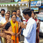 নন্দীগ্রাম উপনির্বাচনে বিজেপির প্রার্থী শুভেন্দু অধিকারীর নিহত সহযোগীর মা