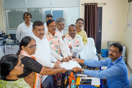 নন্দীগ্রাম উপনির্বাচন: বিজেপি প্রার্থীর হলফনামা চ্যালেঞ্জ করে হাইকোর্টে কংগ্রেস