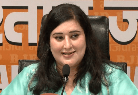 পরীক্ষার অনিয়মে ‘কংগ্রেসের যোগসূত্র’, রাহুলের ‘নীরবতা’ নিয়ে প্রশ্ন বিজেপির