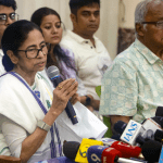 টিএমসি-র নাম ও প্রতীক ‘ফ্রিজ’ নিয়ে সুপ্রিম কোর্টে জরুরি শুনানির আর্জি মমতার