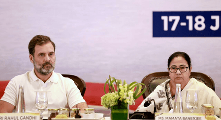 তৃণমূলের মমতা শিবিরের পাশে রাহুল, নাম-প্রতীক নিয়ে কমিশনের সিদ্ধান্তে বিজেপিকে নিশানা