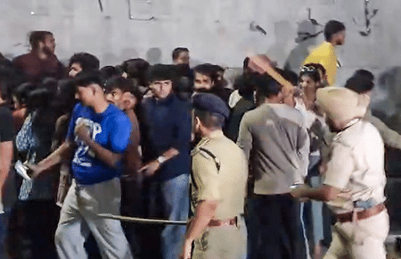 এলপিইউ-তে হিংসাত্মক বিক্ষোভের ঘটনায় ডিজিপিকে সরেজমিনে যাওয়ার নির্দেশ মুখ্যমন্ত্রীর, ১০ দিনের জন্য বন্ধ বিশ্ববিদ্যালয়