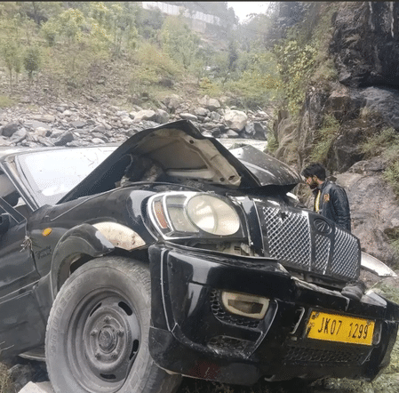 জম্মু-কাশ্মীরের কুপওয়াড়ায় ভয়াবহ পথ দুর্ঘটনা, মৃত ৫, আহত ৬