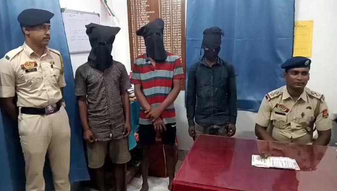 গাড়ি থেকে ৫৬ হাজার টাকা চুরি, পুলিশের জালে তিন অভিযুক্ত
