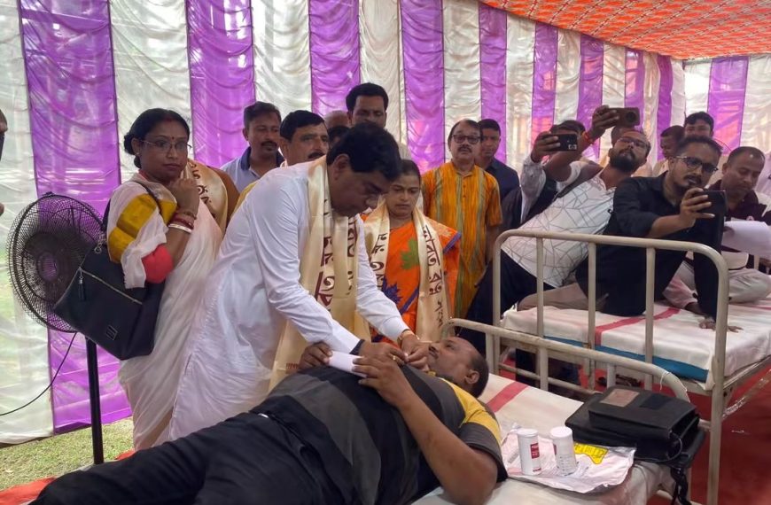 জন্মাষ্টমীতে উষা বাজার ভারতরত্ন ক্লাবে মেগা রক্তদান শিবির