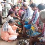 অন্নদাতাদের প্রতি শ্রদ্ধা, কৃষকদের পা ধুয়ে সম্মান কৃষিমন্ত্রীর