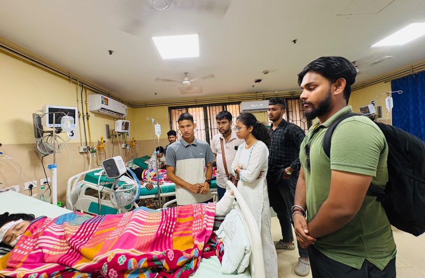 অনঙ্গমোহিনী গার্লস হোস্টেলের ছাদ থেকে ছাত্রী পড়ে আহত, জিবিতে জেবিকাকে দেখতে এনিজিযাই প্রতিনিধি দল