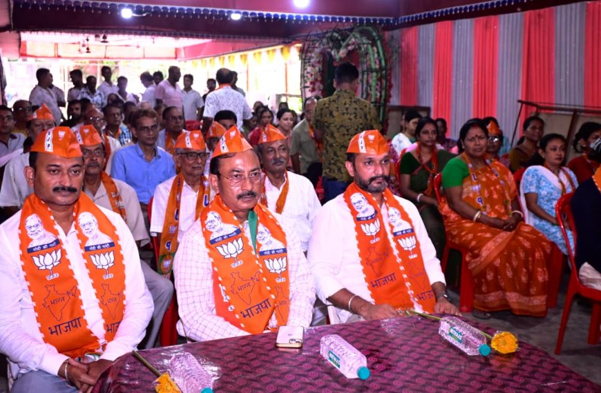 বনমালীপুরে ২৬ নম্বর বুথে প্রধানমন্ত্রীর ১৩৮তম ‘মন কি বাত’ অনুষ্ঠান, উপস্থিত সাংসদ রাজীব ভট্টাচার্য
