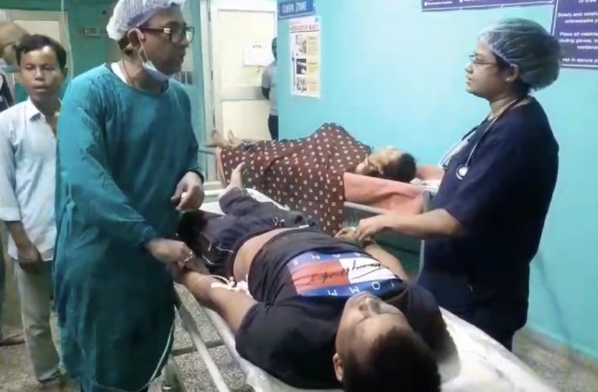 ওয়ারেংবাড়ি ভোটকেন্দ্রে গুলি চালানোর অভিযোগ, আহত ৩