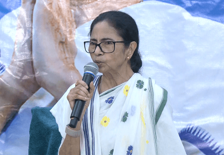 নন্দীগ্রামে মনোনয়ন প্রত্যাহার মমতা শিবিরের প্রার্থীর, কংগ্রেসকে সমর্থনের ঘোষণা মমতার