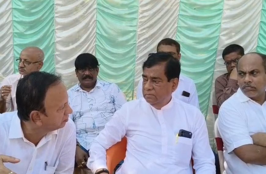 পুরনো ও জরাজীর্ণ ওয়ার্ড অফিসগুলিকে নতুনভাবে গড়ে তোলার উদ্যোগ গ্রহন করা হয়েছে:  মেয়র