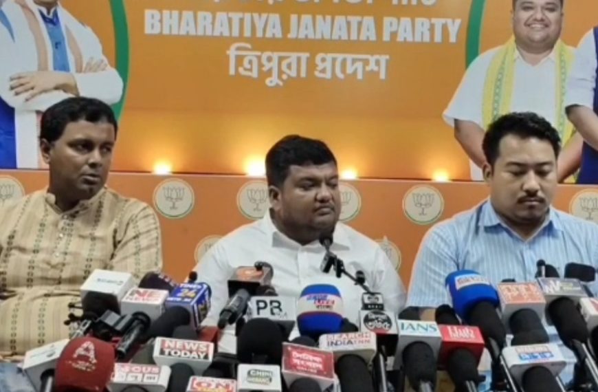 মণ্ডলস্তরে গোষ্ঠীকোন্দল নিয়ে মুখ খুললেন বিজেপি সভাপতি, দলবিরোধী কার্যকলাপে ব্যবস্থা নেওয়ার হুঁশিয়ারি