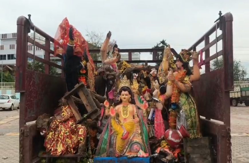 ‘আমার মূর্তি, আমার অভিমান’ কর্মসূচিতে পরিত্যক্ত প্রতিমার যথাযথ বিসর্জন