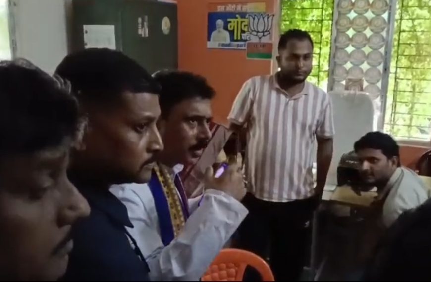ধর্মনগর বিজেপি জেলা কার্যালয়ে গোষ্ঠীদ্বন্দ্বের বিস্ফোরণ, মারামারিতে আহত একাধিক, বিধায়ক ও তাঁর স্ত্রীকেও হেনস্থার অভিযোগ