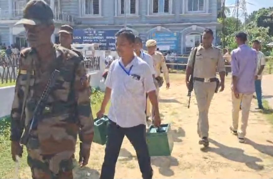 রাত পোহালেই ভিলেজ কমিটির নির্বাচন, আমবাসায় ভোটকেন্দ্রের উদ্যেশ্যে রওনা ভোটকর্মীরা