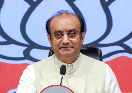 ডুপ্লিকেট ভোটার সরানোর দাবি আগে, এখন প্রক্রিয়ার বিরোধিতা: এস আই আর নিয়ে কংগ্রেসের ‘দ্বিচারিতা’ তুলে ধরল বিজেপি