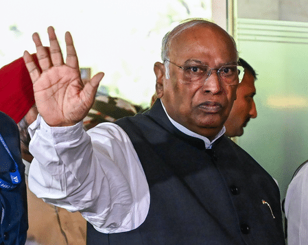 সিইসির পদত্যাগ, এসআইআর বাতিল ও ব্যালট পেপারে ভোট—কংগ্রেসের তিন ‘অপরিবর্তনীয়’ দাবি: খাড়গে