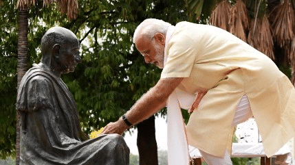 গান্ধী জয়ন্তীতে মহাত্মা গান্ধীকে শ্রদ্ধা প্রধানমন্ত্রীর, ‘বাপুর চিরন্তন বার্তা উন্নত সমাজ গঠনে পথ দেখাবে’