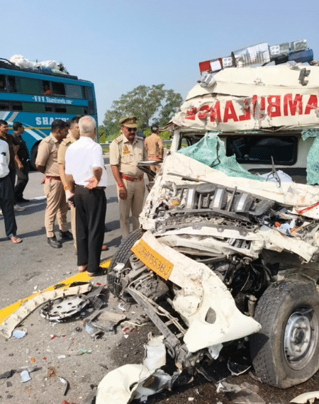 ইউপিতে জওয়ানের মরদেহ নিয়ে যাওয়ার পথে অ্যাম্বুল্যান্সের ট্রাকের সঙ্গে সংঘর্ষ, মৃত ৪