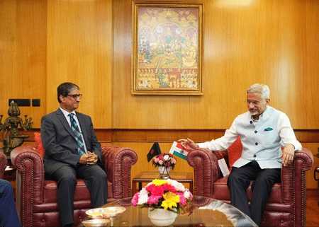 বিদায়ী বাংলাদেশি হাইকমিশনার রিয়াজ হামিদুল্লাহর সঙ্গে জয়শঙ্করের সাক্ষাৎ, দ্বিপাক্ষিক সম্পর্কে অবদানের প্রশংসা