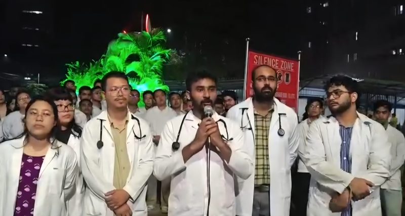ভিডিও বিতর্কে ৫ অক্টোবর থেকে ‘পেন-ডাউন’ কর্মসূচির হুঁশিয়ারি আগরতলা মেডিকেল কলেজের রেসিডেন্ট চিকিৎসকদের