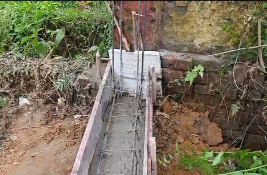 খোয়াই পুর এলাকায় অঙ্গনওয়াড়ি কেন্দ্রের নির্মাণকাজে অনিয়মের অভিযোগ, কাজ বন্ধ করলেন স্থানীয়রা